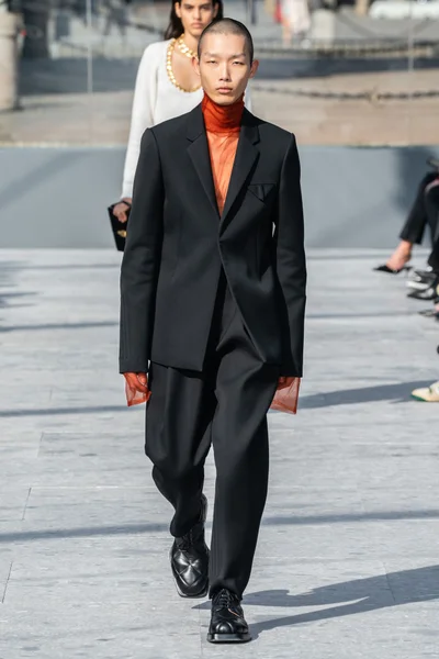 Look 7